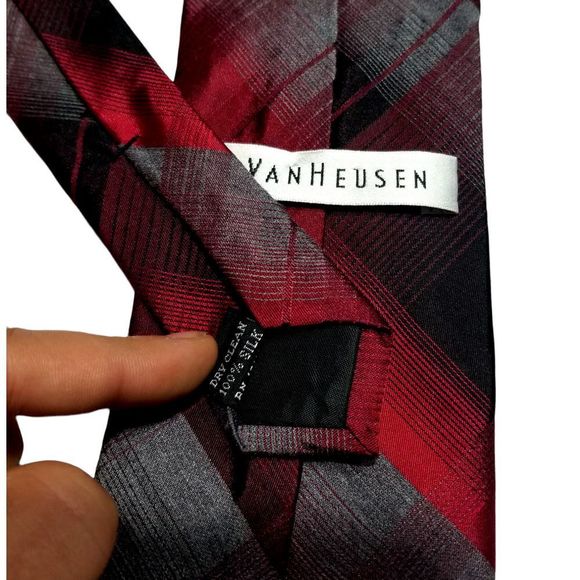Red Plaid VAN HEUSEN Silk Neck Tie - Picture 3 of 3